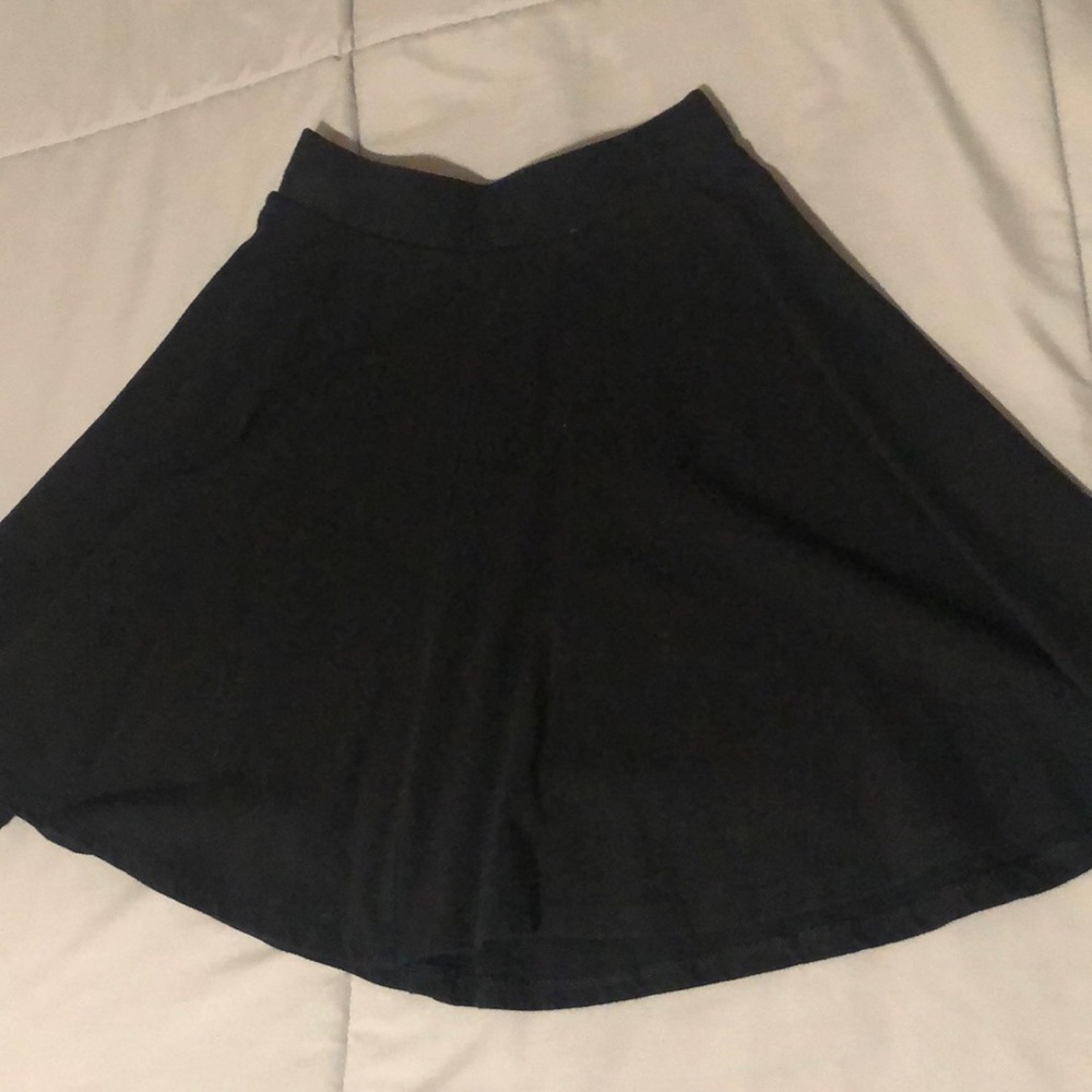 💚3 for 25, Black skater skirt